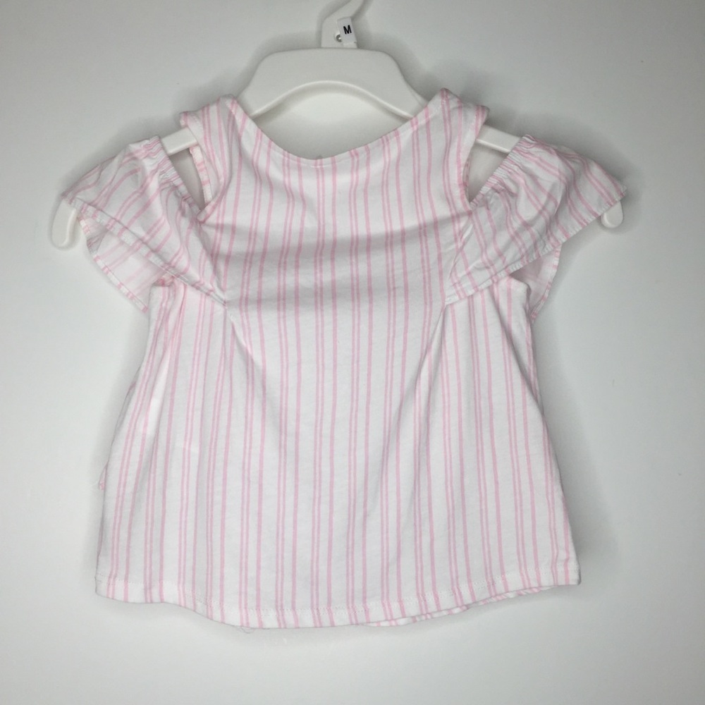 Zara girl’s size 5 cold shoulder ruffle blouse.